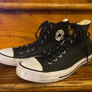 Converse All Star High Tops - Mens 10.5 Black & White Sneakers USED